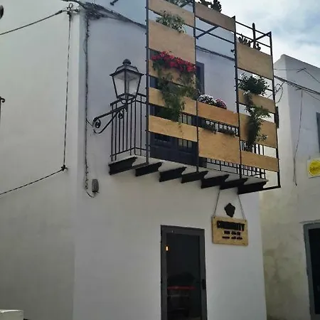 Bed and breakfast Community & Wine Favara