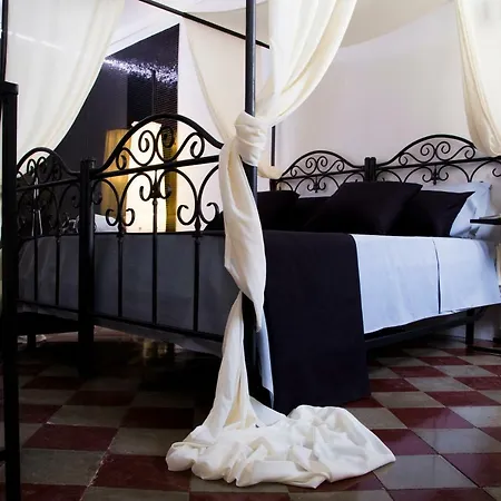 Community & Wine Bed and breakfast 3*