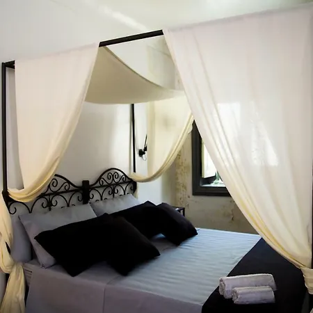 Community & Wine Bed and breakfast 3*